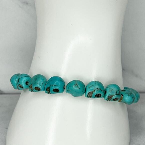 Faux Turquoise Skull Beaded Stretch Bracelet - Picture 3 of 6